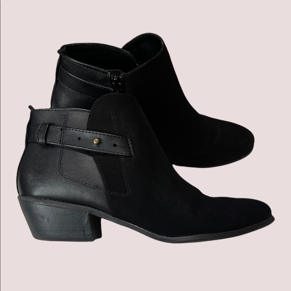 Old navy faux suede black booties